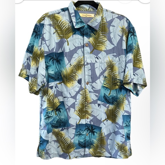 Tommy Bahama Hawaiian Shirt 100% Silk Floral  Camp Summer Sz Small - Picture 1 of 3